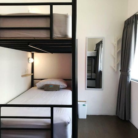 Teduh Hostel Kota Tua Giacarta Esterno foto