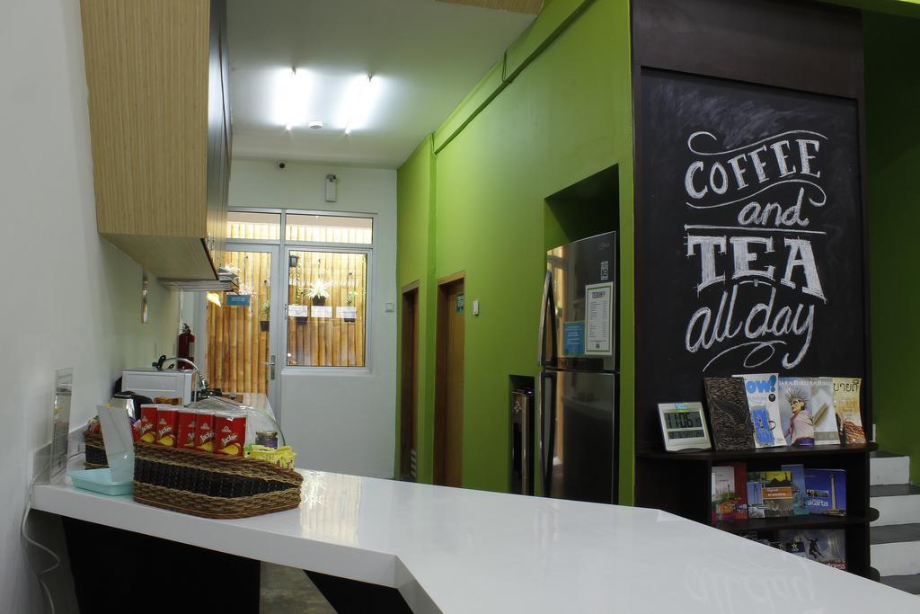 Teduh Hostel Kota Tua Giacarta Esterno foto