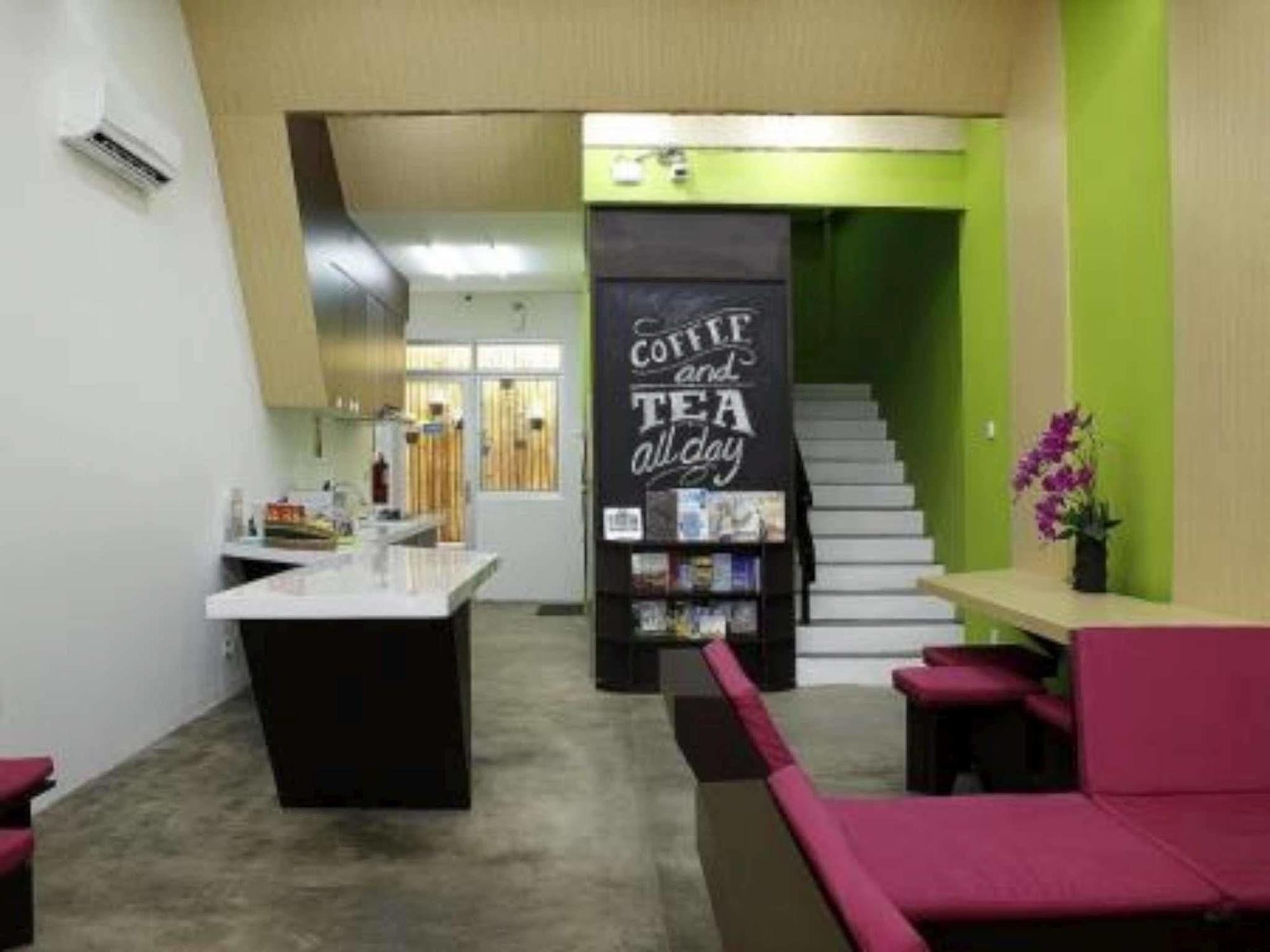 Teduh Hostel Kota Tua Giacarta Esterno foto