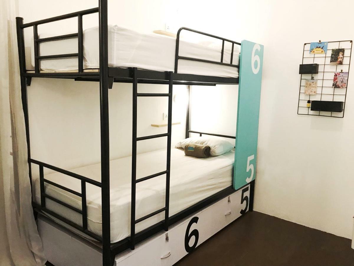 Teduh Hostel Kota Tua Giacarta Esterno foto